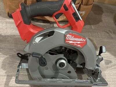 Milwaukee Circular Saw (7 1/4)