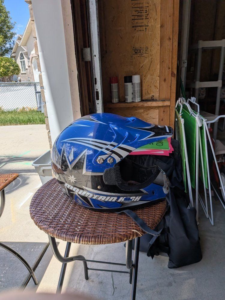 youth mountain high helmet