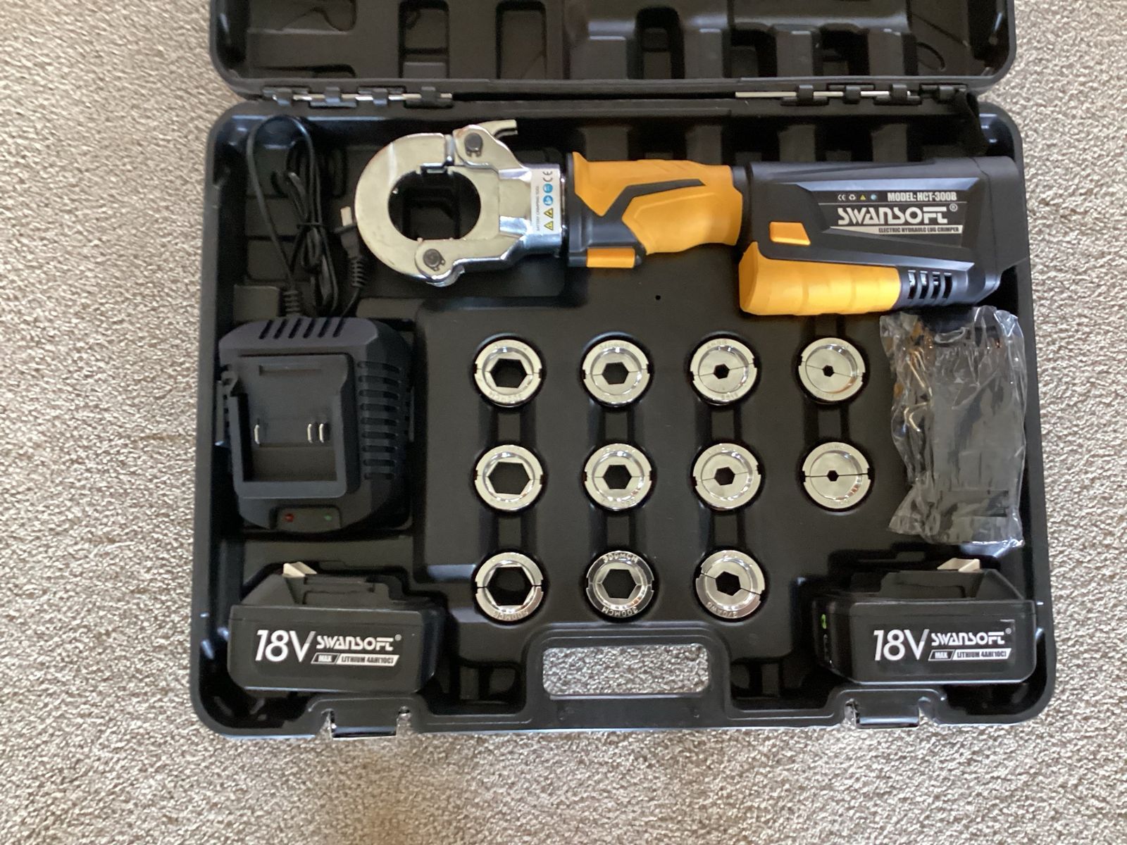 Swansoft HCT-300B 18V Electric Lug Crimper
