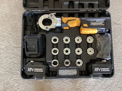 Swansoft HCT-300B 18V Electric Lug Crimper