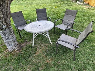 Patio Furniture. Four chairs and a table