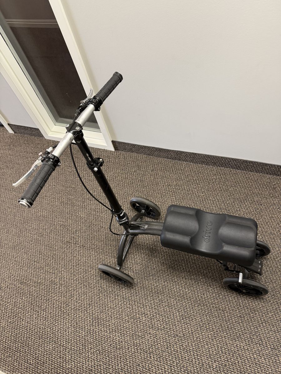Medical knee scooter