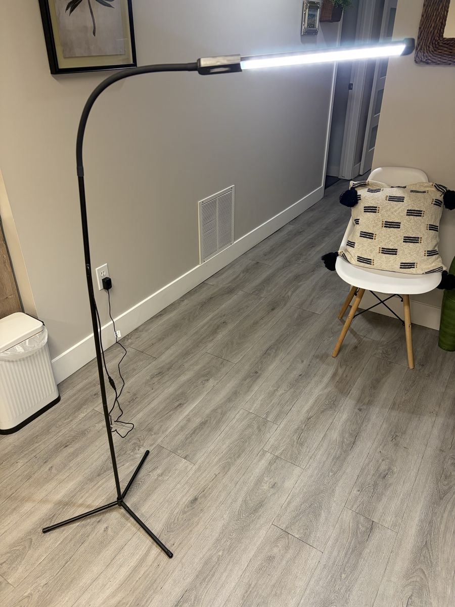 Standing bar light lamp. 