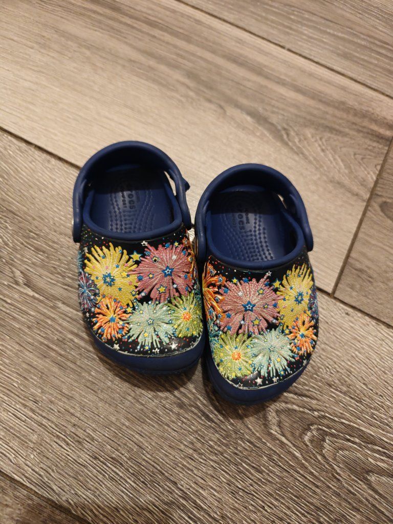 Crocs Kids C6 Blue Fireworks Print Classic Clog Sandals