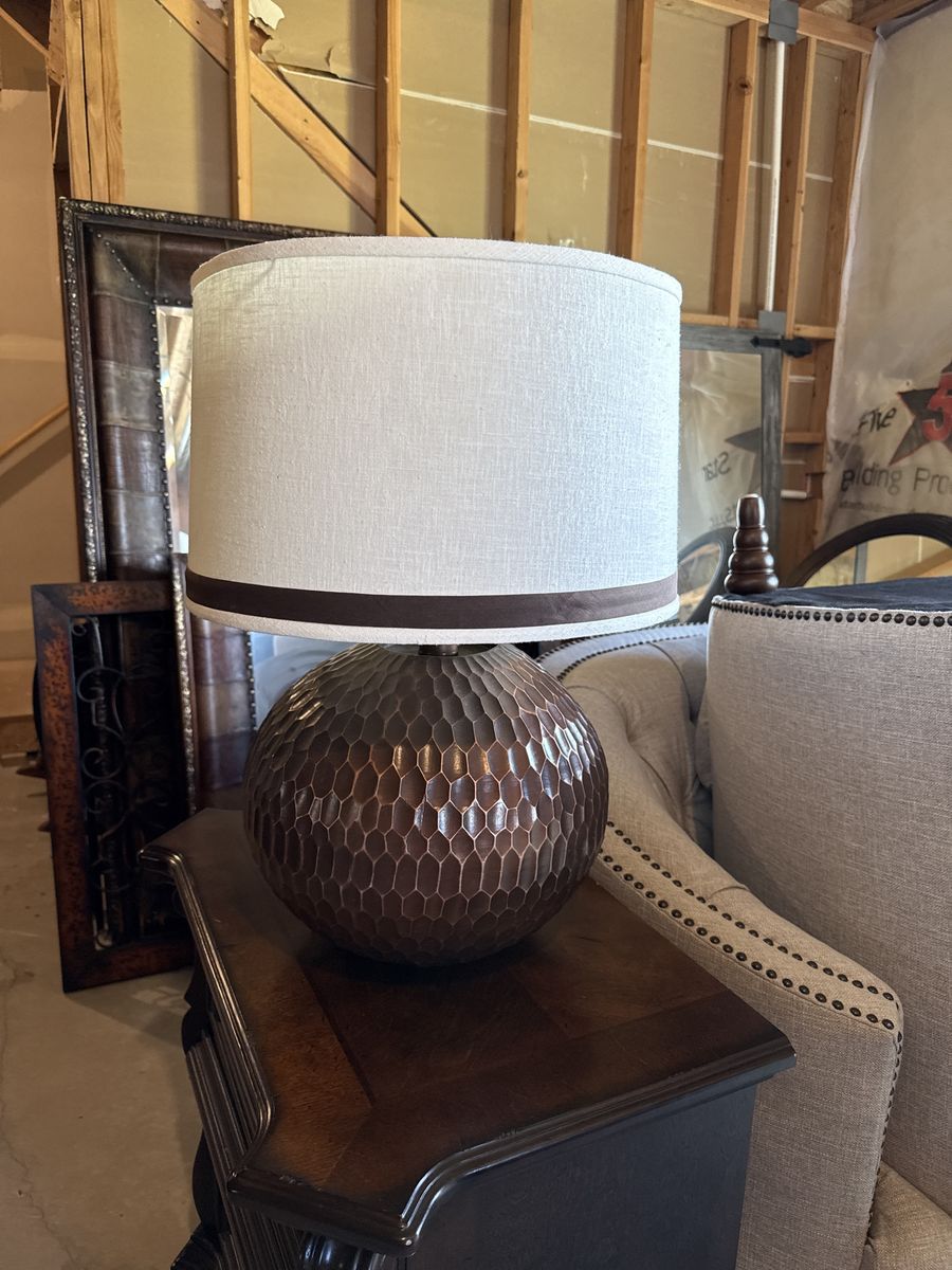 Hexagonal Pattern Bronze Table Lamp with Cream Shade - Excellent Condition