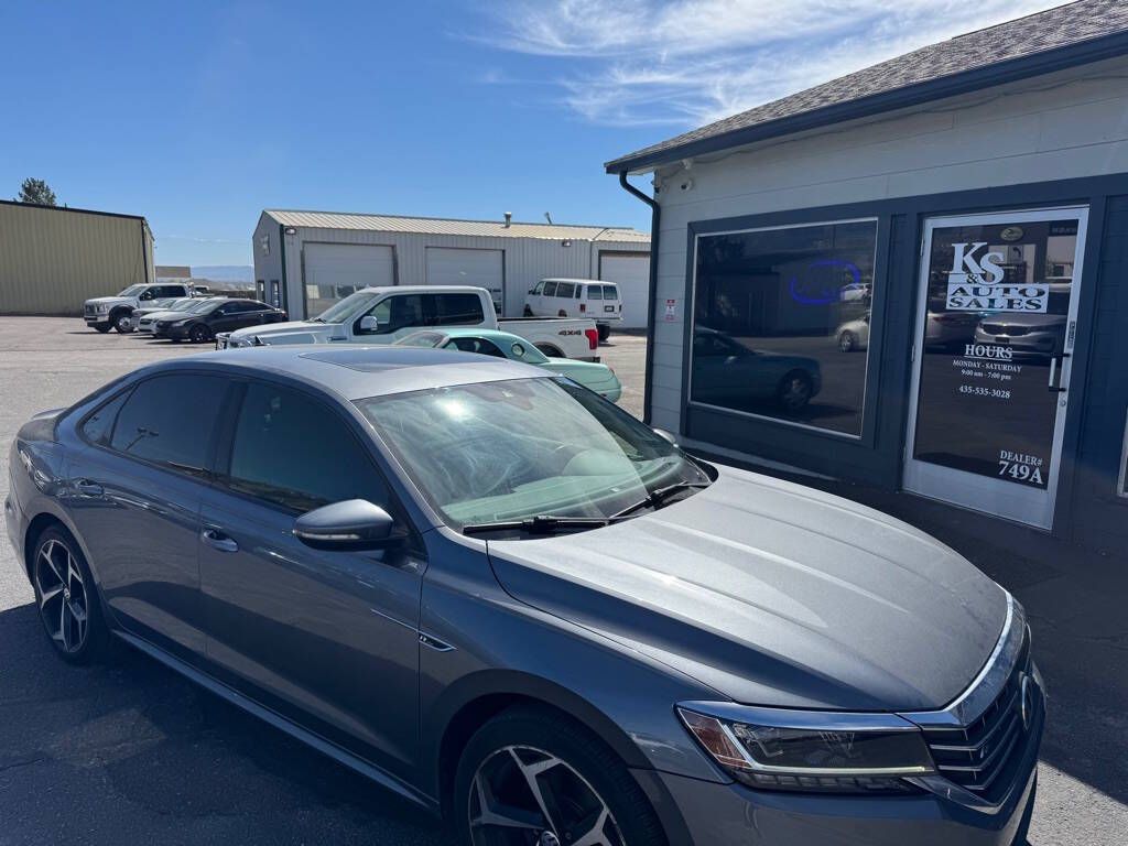 2021 Volkswagen Passat R-Line