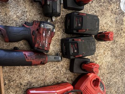 Milwaukee M18 FUEL Cordless Impact Wrenches & Ratchet w/ REDLITHIUM Batteries & Charger