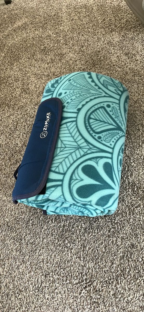 ZOMAKE Picnic Blanket Waterproof Sandproof Large Foldable Blankets,79"x79"