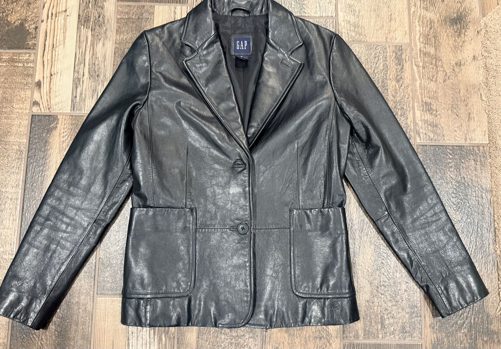 Women Size 6 (small) GAP Genuine 100% Leather Jacket