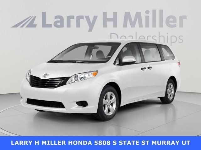 2013 Toyota Sienna LE 8-Passenger