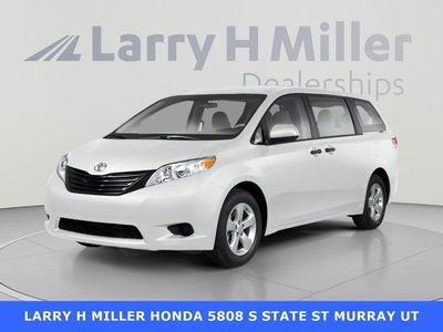 2013 Toyota Sienna LE 8-Passenger