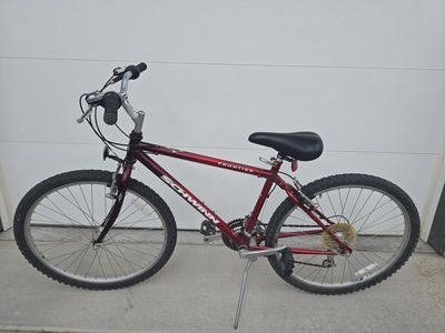 Schwinn Frontier Mountain Bike (Maroon)