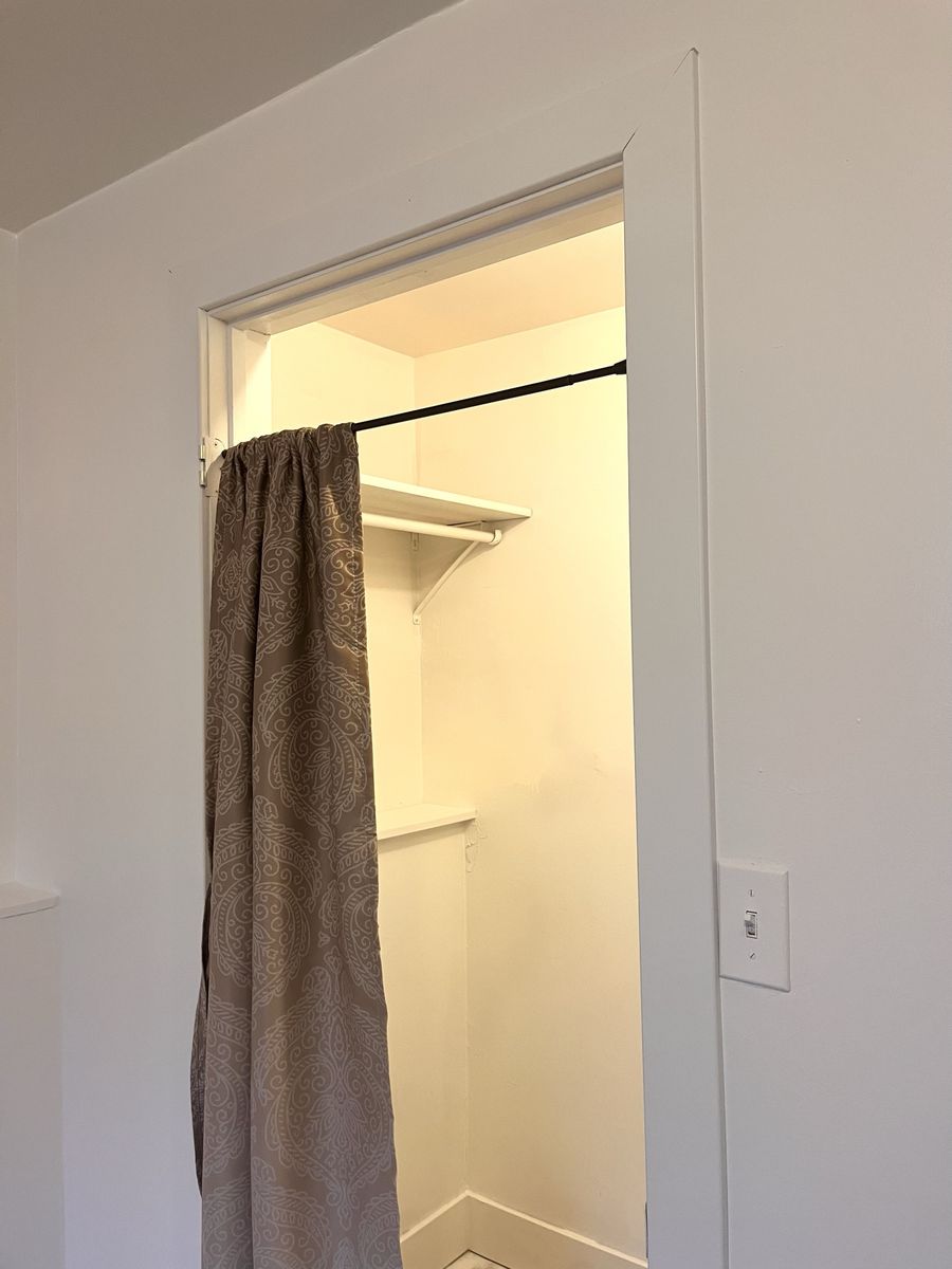 Main image 6