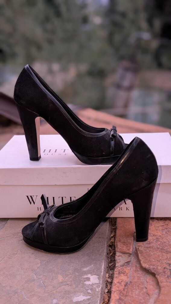 Black Suede White house black market Size 7 high h