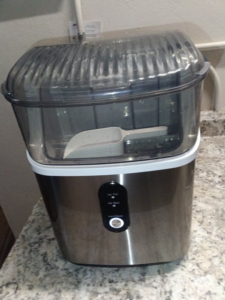 Cowsar Ice Maker Works Great New!