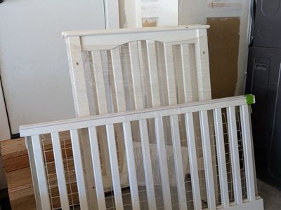 Pottery Barn Kids White Convertible Baby Crib