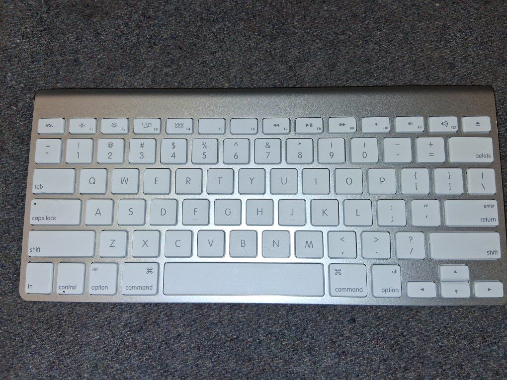 Apple Wireless Bluetooth Keyboard Model No A1314