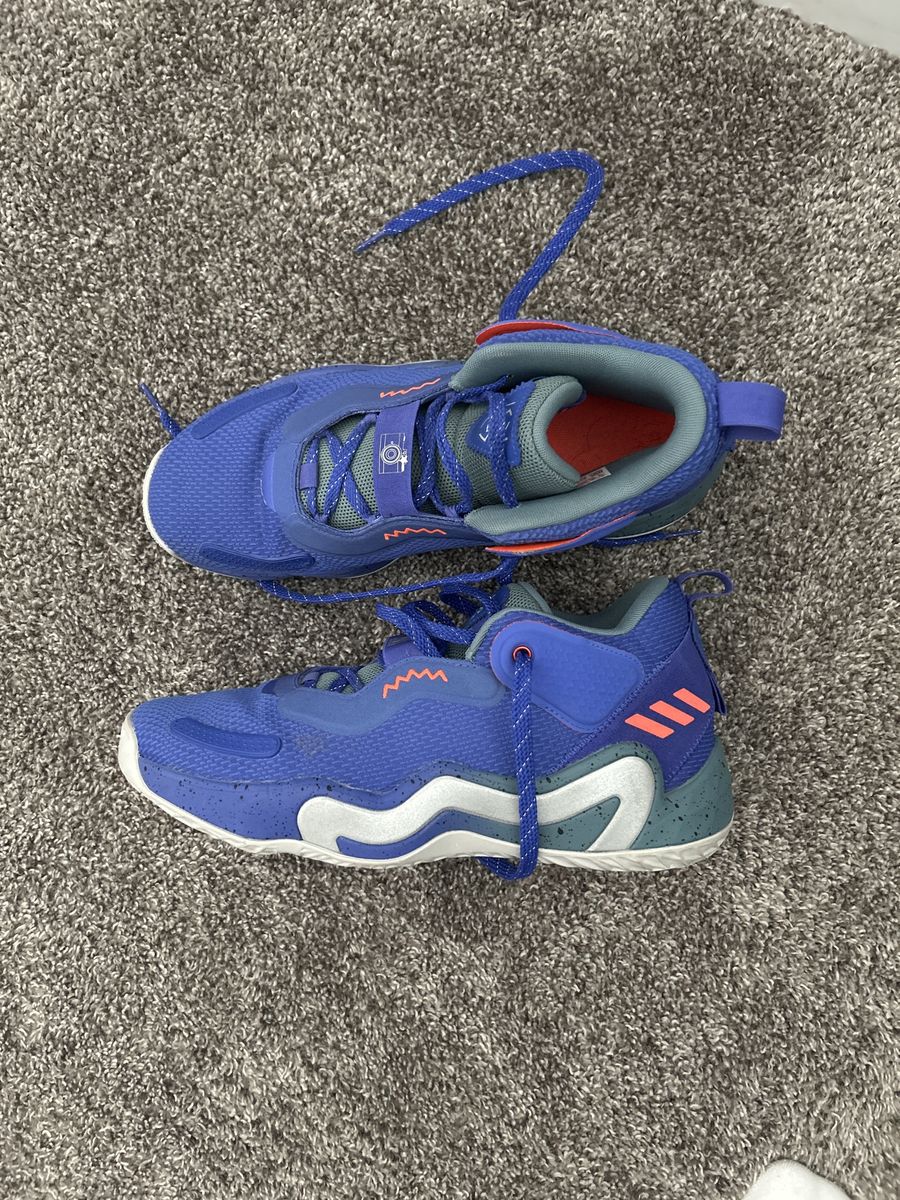 Men’s basketball shoes
