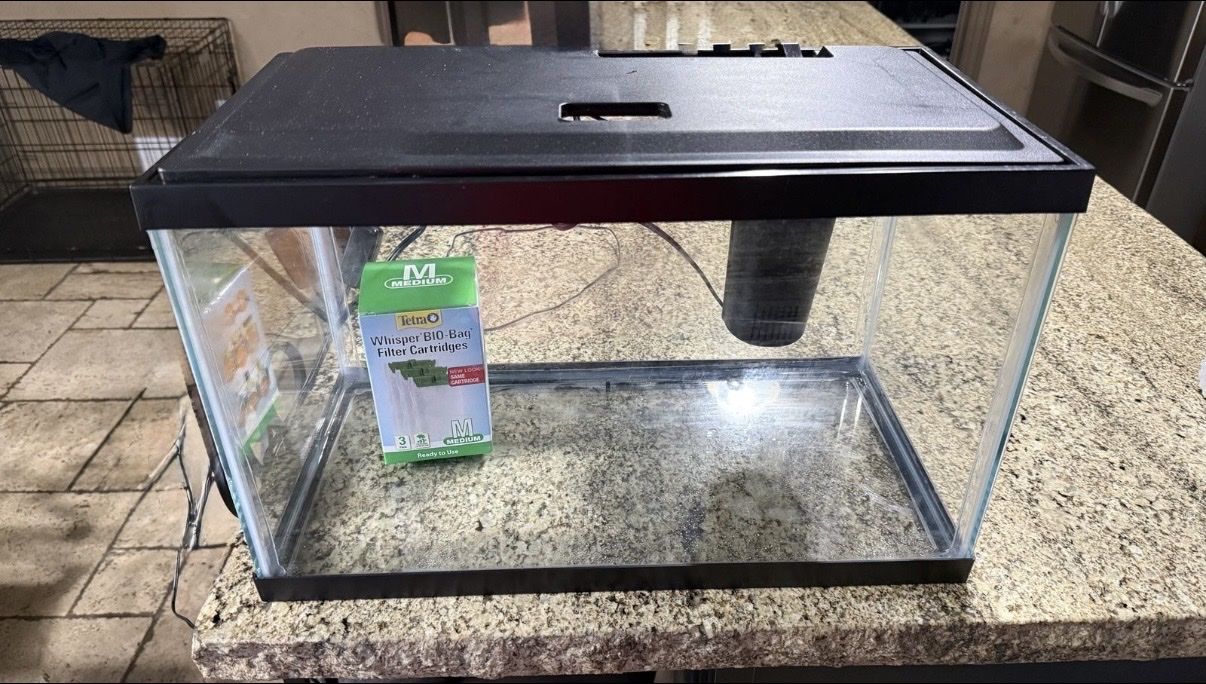 10 Gallon Fish Tank with Filter and Top with Light
