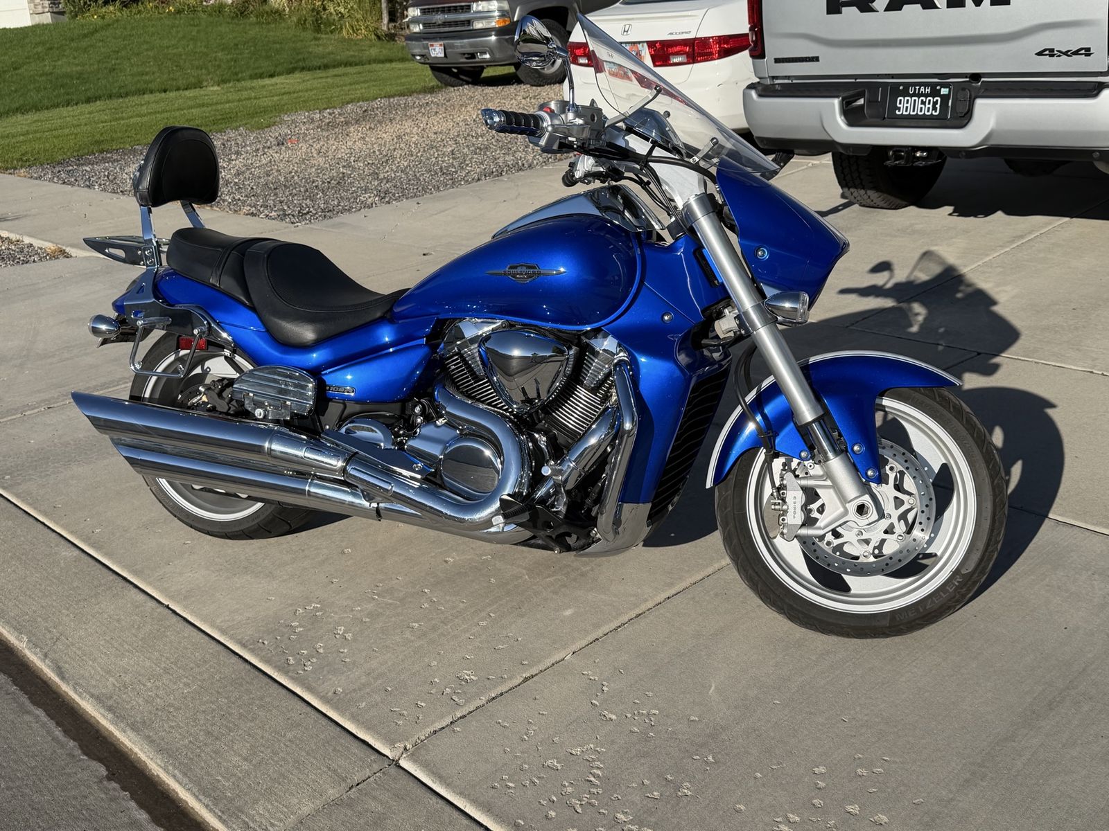 2007 Suzuki Boulevard M109R Blue Cruiser Motorcycle with Windshield and Passenger Backrest
