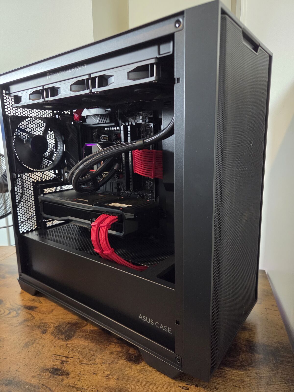 AMD Ryzen 9 7900X and AMD Ryzen 7900XT Gaming PC