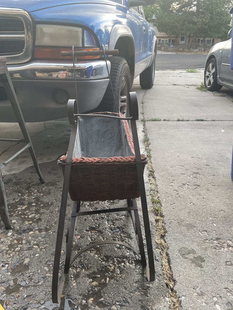 Antique bassinet