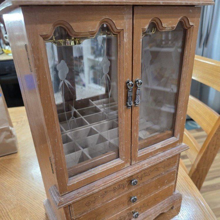 Vintage Jewelry Box