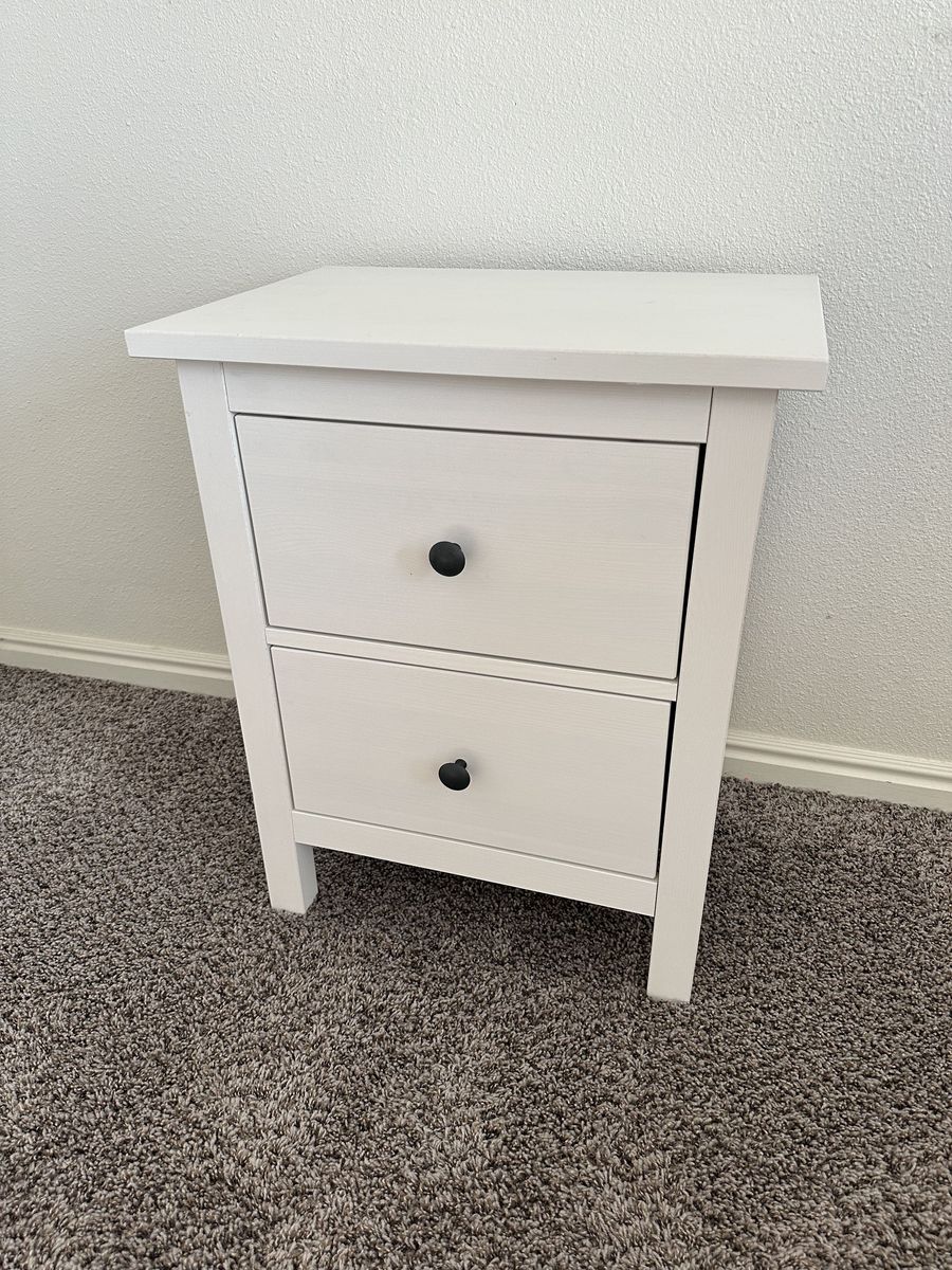 Nighstand - IKEA Hemnes