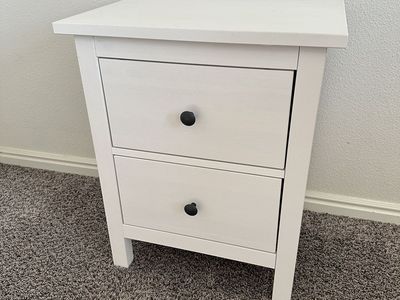 Nighstand - IKEA Hemnes