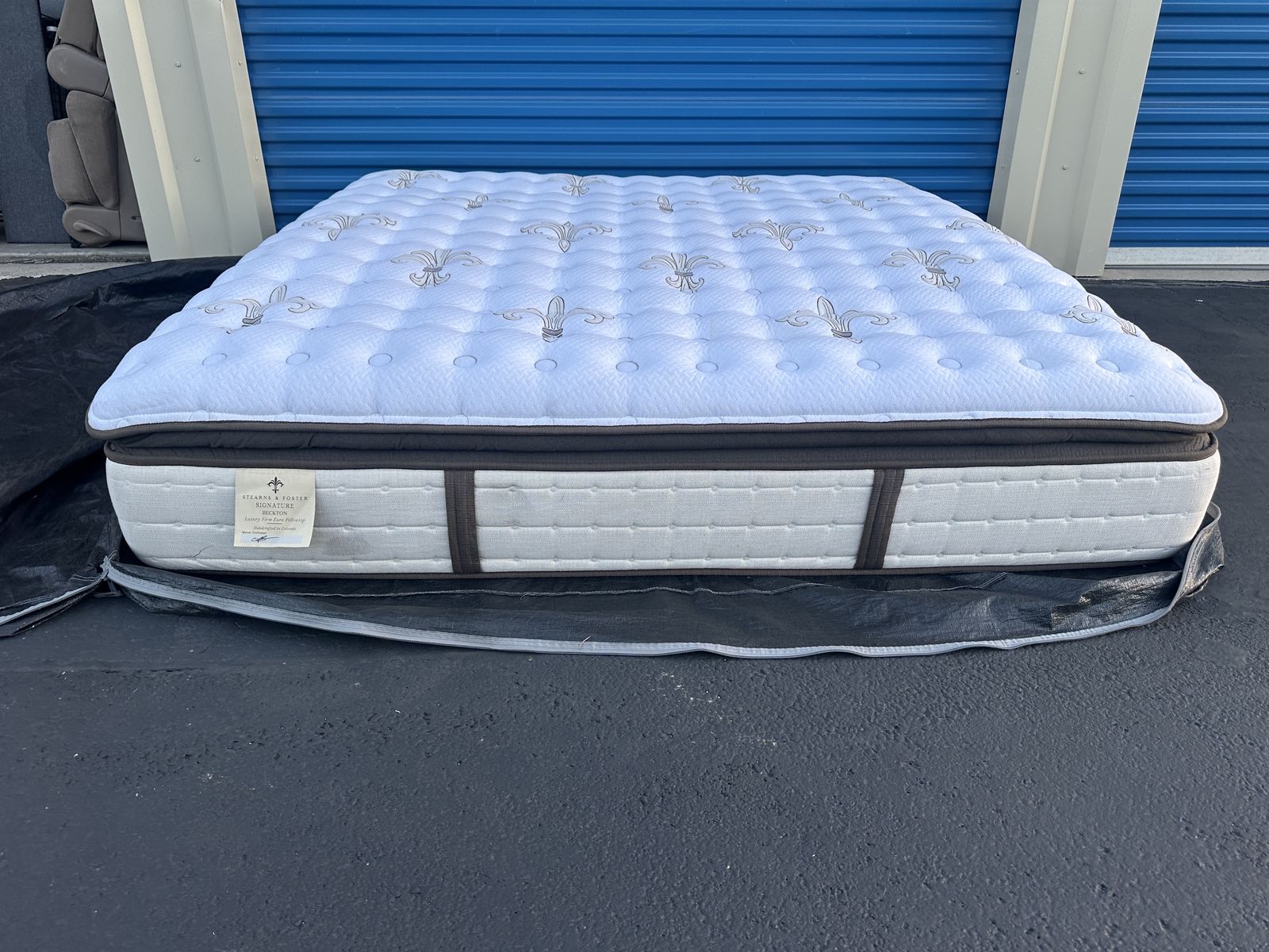 16” Stearns And Foster Signature Beckton Euro PIllow Top King Mattress