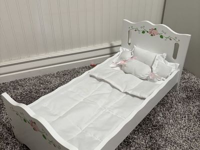 OG/American girl doll bed