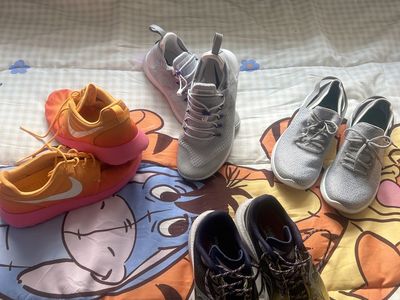 Lot of 4 Pairs Used Athletic Shoes: Nike (Size 7.5) and 7