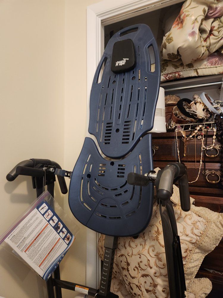 Teeter Hang Ups EP-550 Inversion Table Back Stretcher Decompression Machine