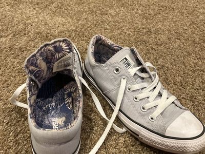 Women Converse Size 8