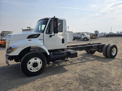 2009 International 7400 Cab and Chassis Auto