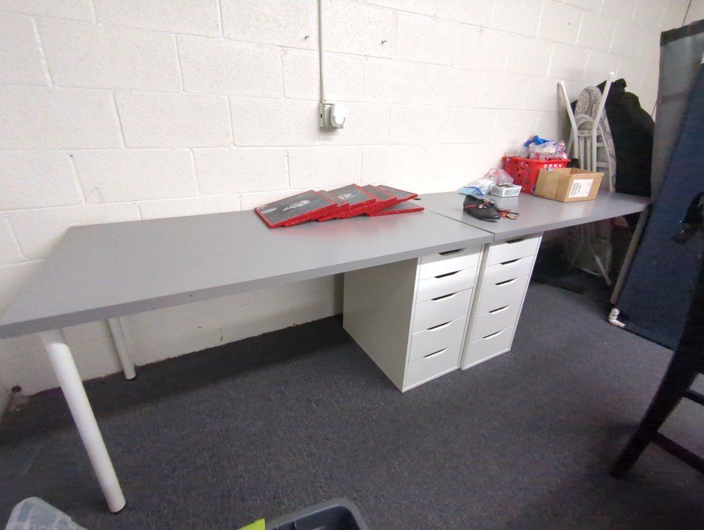 desks