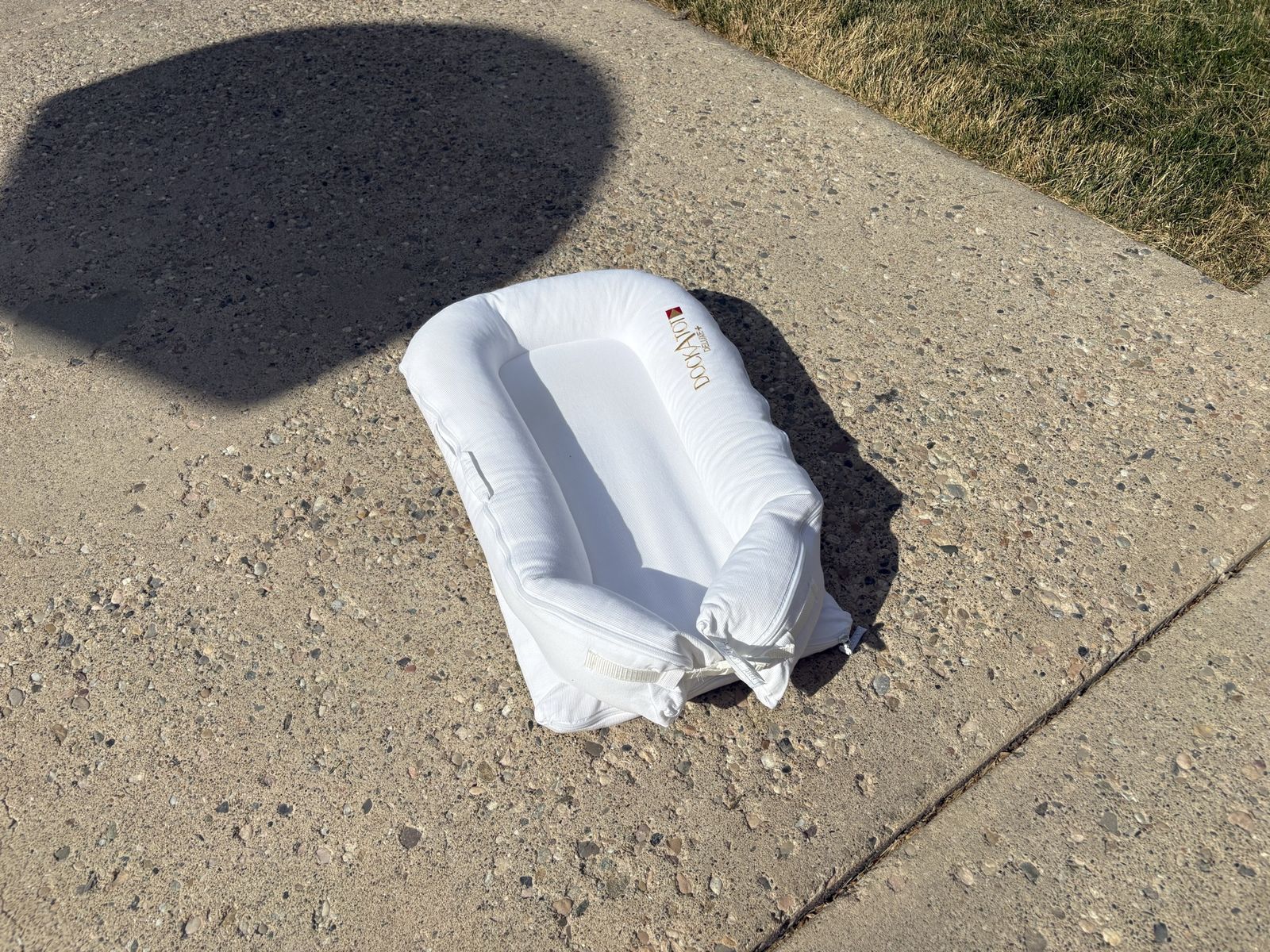 DockATot Deluxe+ White Baby Lounger & Sleeper - Great Condition