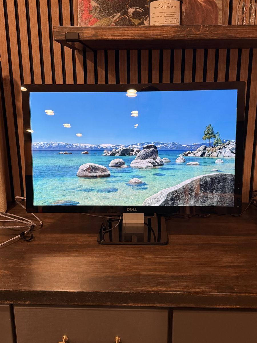 Dell 27” IPS LED Monitor - Thin Bezel
