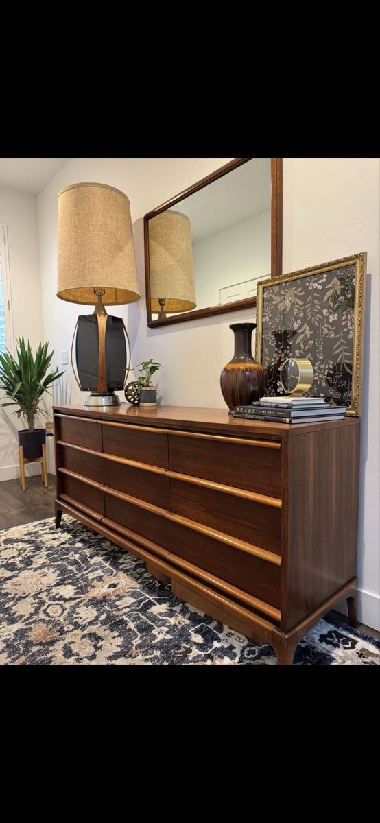 Lane Rhythm Mid-Century Modern 9-Drawer Dresser