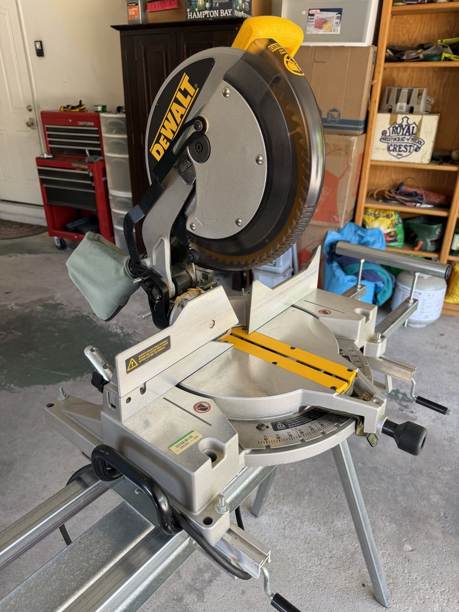 deWalt 12" miter saw with stand