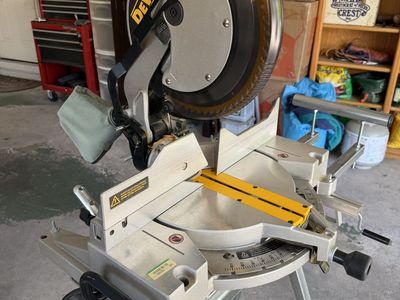 deWalt 12" miter saw with stand