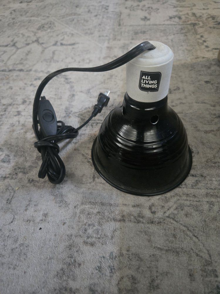 All Living Things small Reptile/Aquarium Heat Lamp Fixture - Black Dome with On/Off Switch