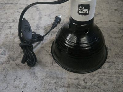 All Living Things small Reptile/Aquarium Heat Lamp Fixture - Black Dome with On/Off Switch