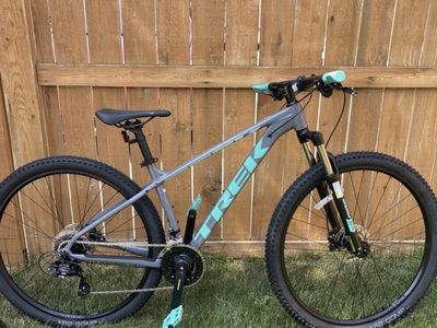 Trek Marlin 5 - Medium 29”