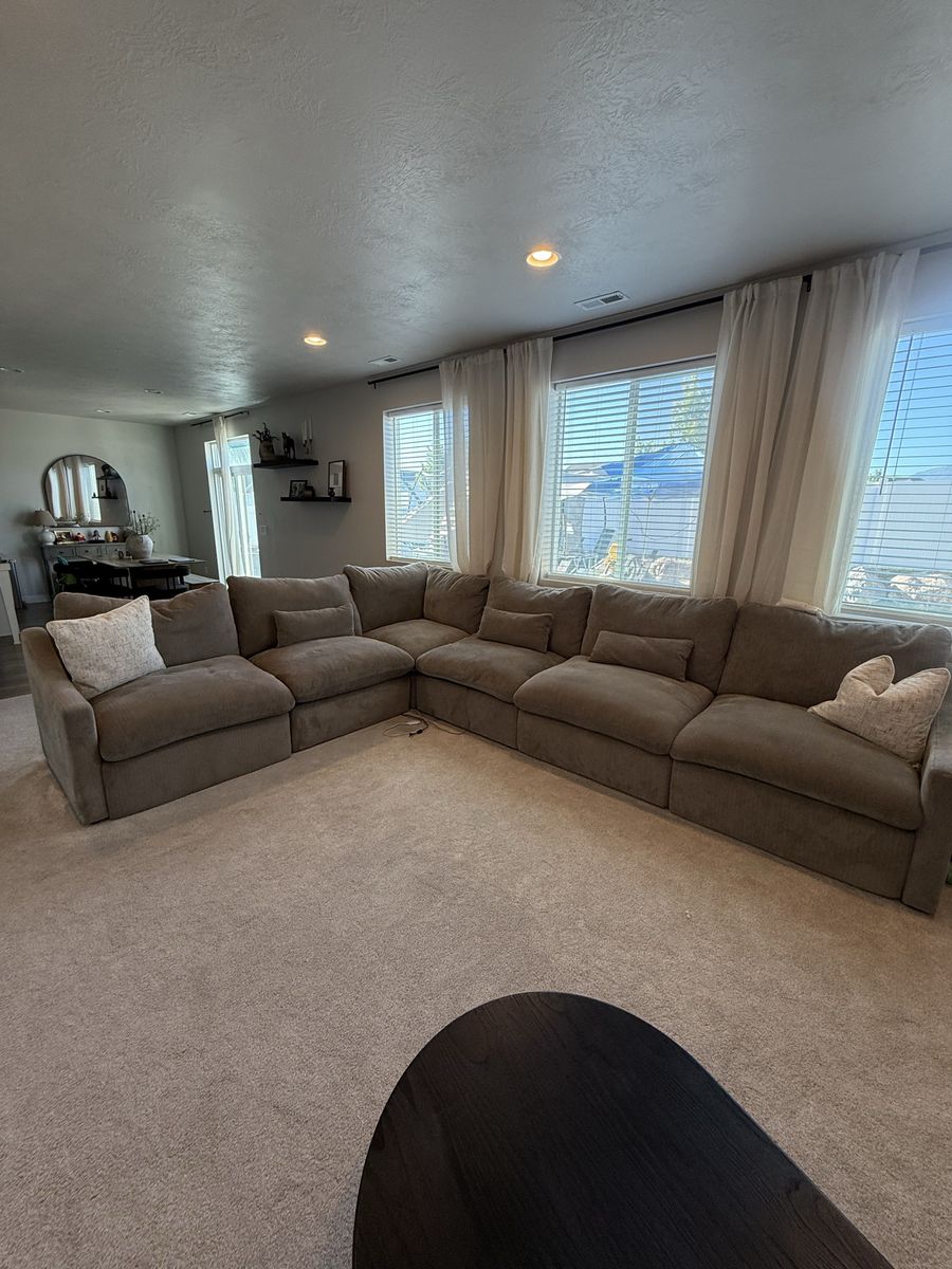 Living Spaces Kennedy sectional 6 piece total 4 piece recline feature.