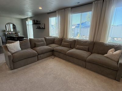 Living Spaces Kennedy sectional 6 piece total 4 piece recline feature.