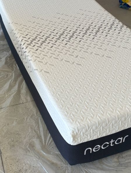 Nectar Premier Memory Foam, Twin XL, Like New, Excellent Condition