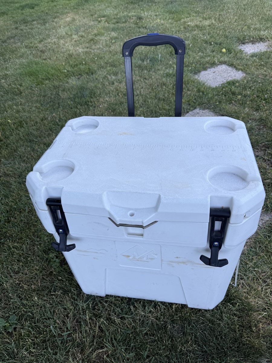 Cooler   35 Qt
