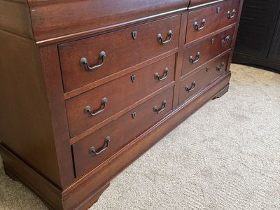 Dresser