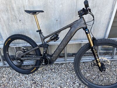2025 LARGE Specialized S-works Levo 4 EMtb, Practically NEW! BEST OF EVERYTHING!